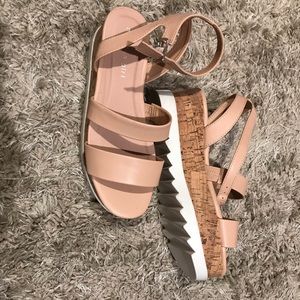 WMN Steve Madden platform sandals with ankle strap